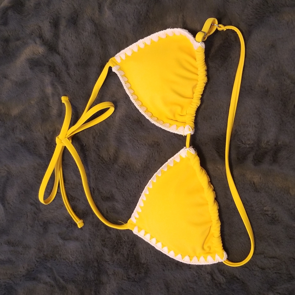Damsel bikini top size small in yellow